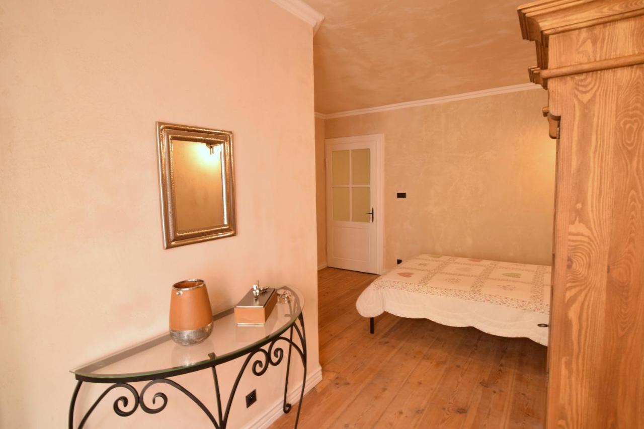 Pangsapuri 55 m² dengan 2 bilik tidur dan 1 bilik mandi peribadi di Pusat Bandar Wroclaw Luaran gambar
