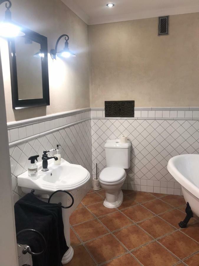 Pangsapuri 55 m² dengan 2 bilik tidur dan 1 bilik mandi peribadi di Pusat Bandar Wroclaw Luaran gambar