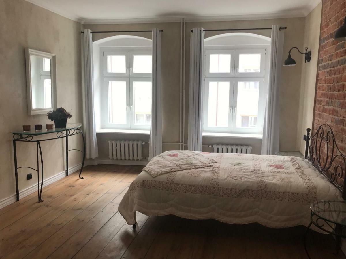 Pangsapuri 55 m² dengan 2 bilik tidur dan 1 bilik mandi peribadi di Pusat Bandar Wroclaw Luaran gambar